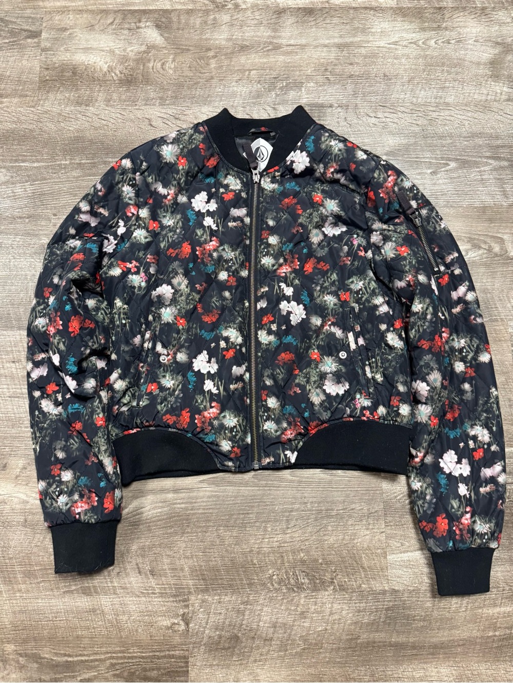 Volcom “In Flight Jacket” Floral Quilted Pattern Size Medium